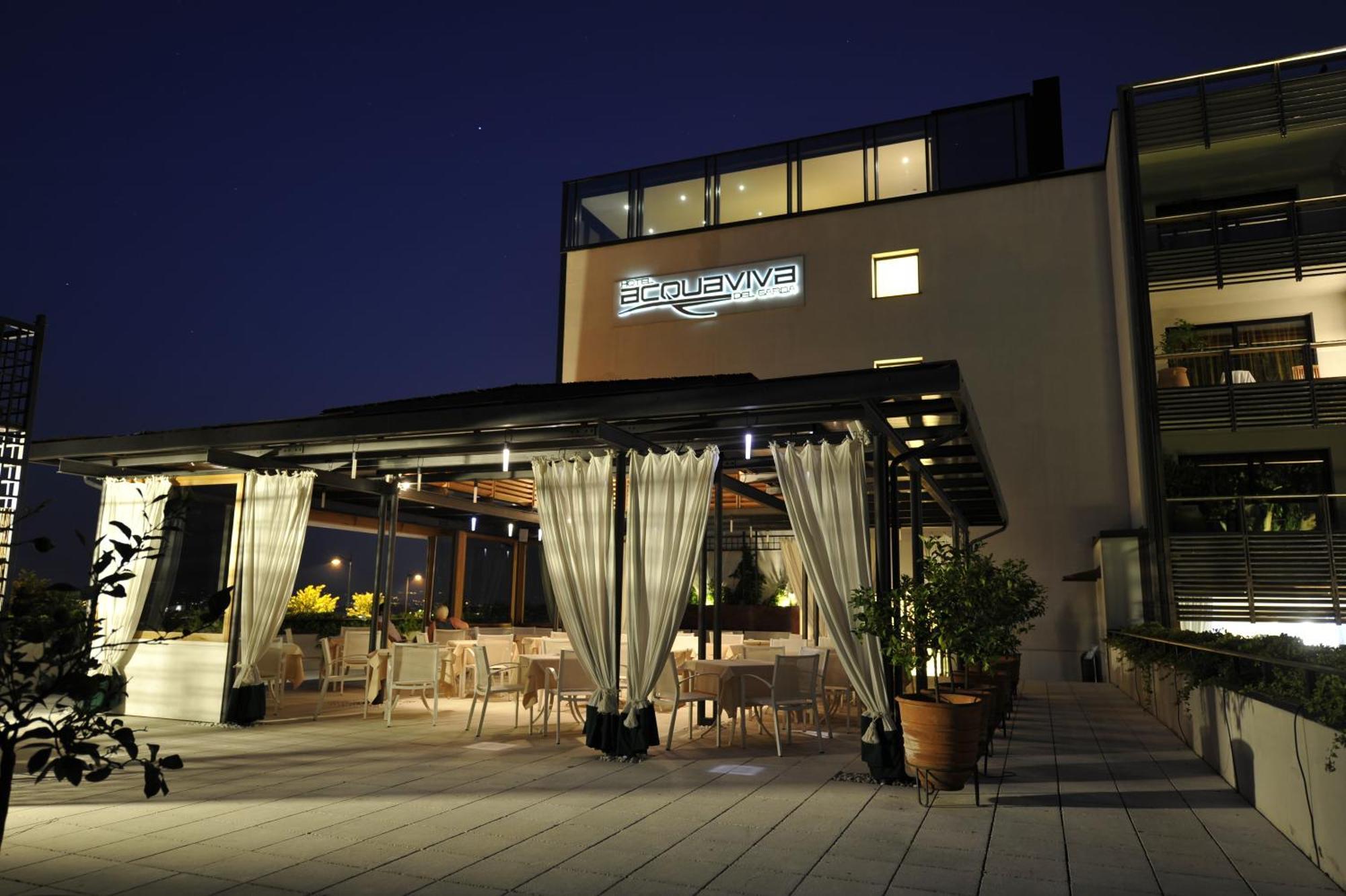 Hotel Acquaviva Del Garda เดเซนซาโนเดลการ์ดา ภายนอก รูปภาพ