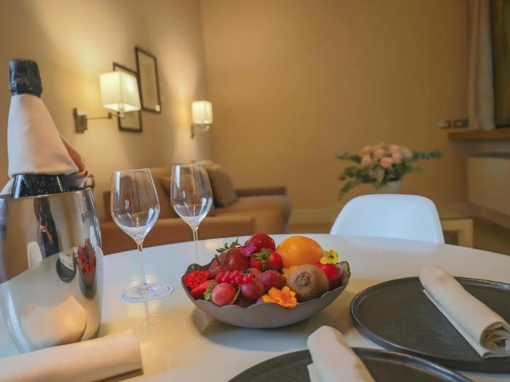 Hotel Acquaviva Del Garda เดเซนซาโนเดลการ์ดา ภายนอก รูปภาพ