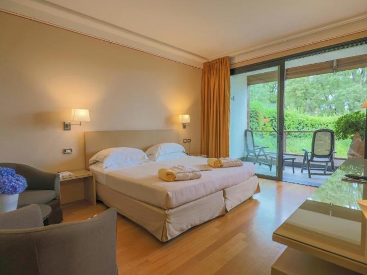 Hotel Acquaviva Del Garda เดเซนซาโนเดลการ์ดา ภายนอก รูปภาพ