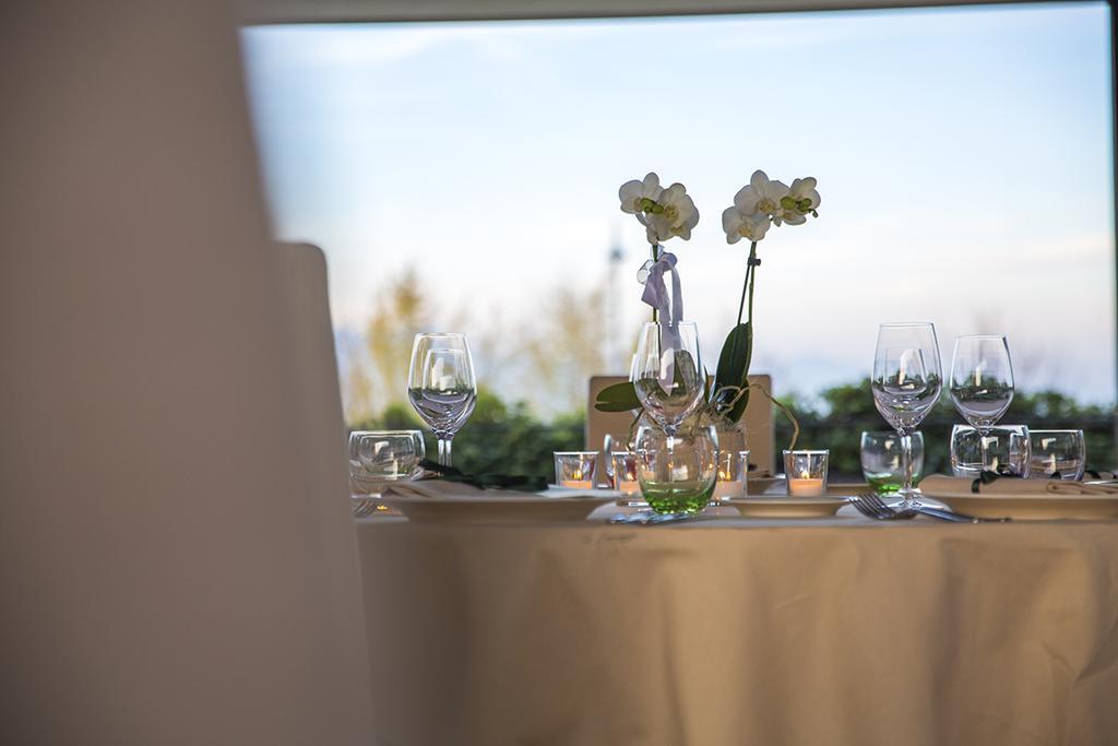 Hotel Acquaviva Del Garda เดเซนซาโนเดลการ์ดา ภายนอก รูปภาพ