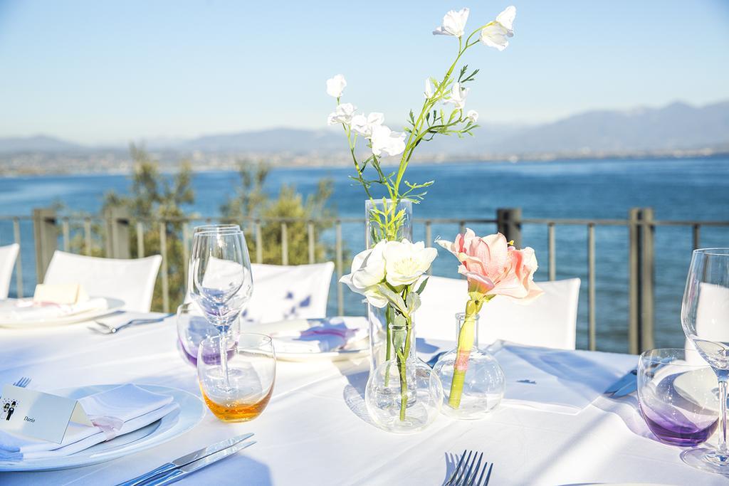 Hotel Acquaviva Del Garda เดเซนซาโนเดลการ์ดา ภายนอก รูปภาพ