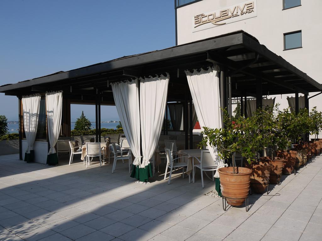 Hotel Acquaviva Del Garda เดเซนซาโนเดลการ์ดา ภายนอก รูปภาพ