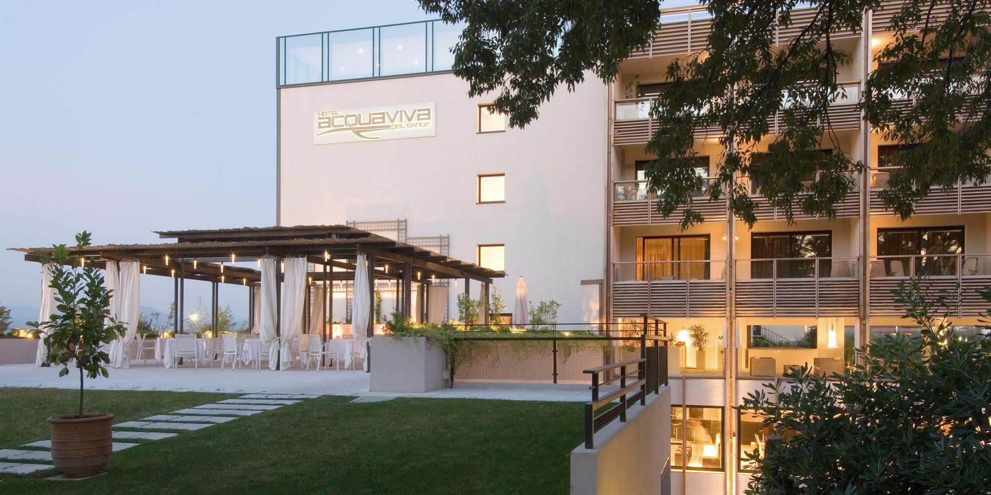 Hotel Acquaviva Del Garda เดเซนซาโนเดลการ์ดา ภายนอก รูปภาพ